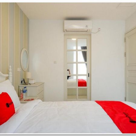 RedDoorz Plus @ Madukoro Raya Semarang Bagian luar foto