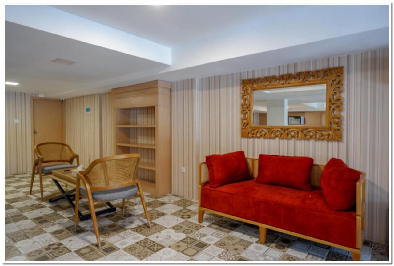 RedDoorz Plus @ Madukoro Raya Semarang Bagian luar foto